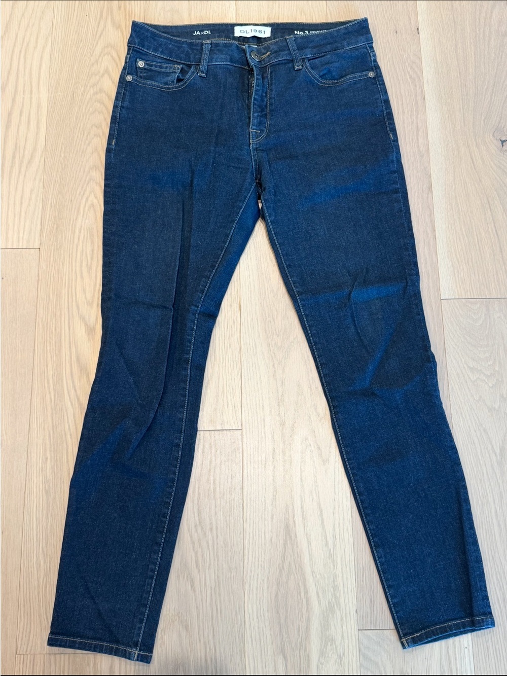 DL1961 Women’s Skinny Jeans in Dark Blue Size 29